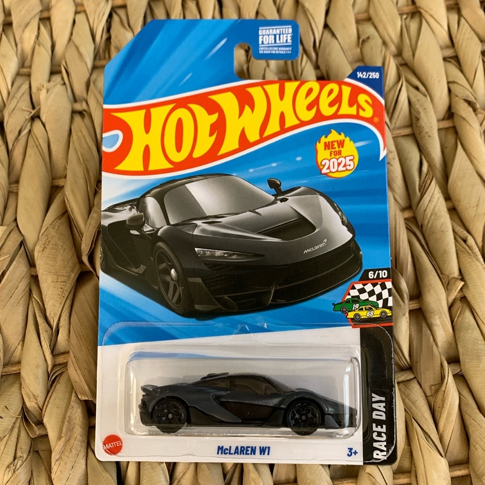 Hot Wheels Black McLaren W1 Toy Car Race Day Mattel HotWheels Racing New 2025
